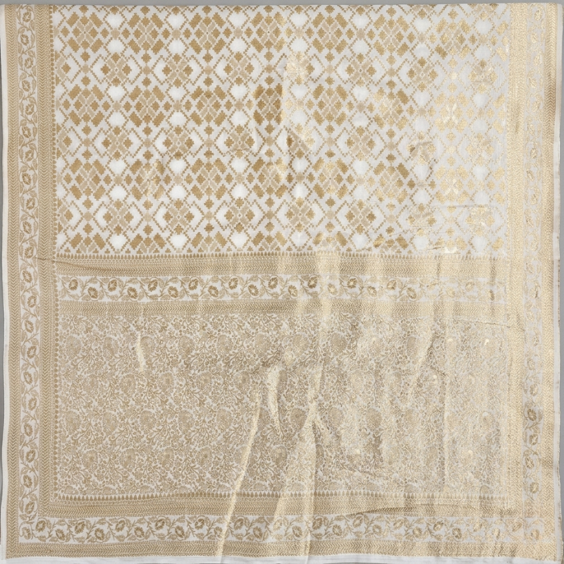 Dyeable Symmetrical Jaquard Satin Saree with Heavy Pallu