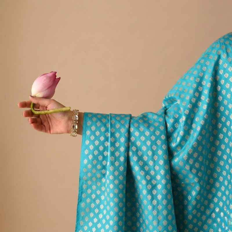 Leaf Booti Golden Zari on Sky Blue Pure Banarasi Silk 2